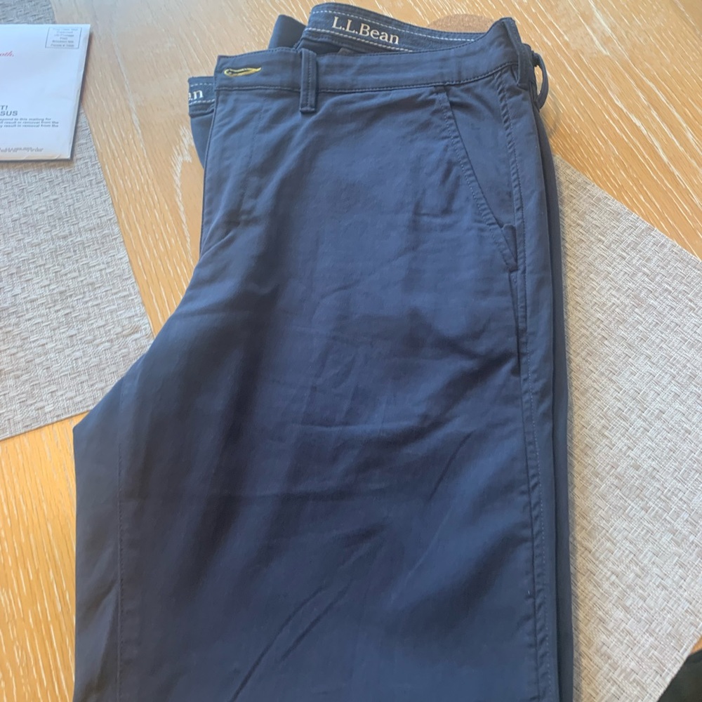 Men’s LL Bean Pants Lakewash-Navy. Size 34 x 32.